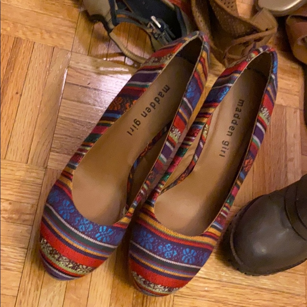 Moving sale - Colors wedges